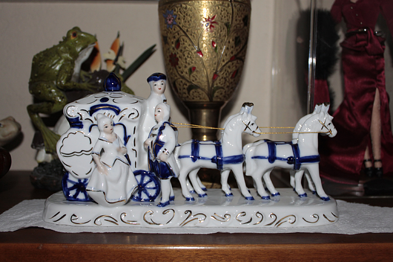Horse and Carriage Porcelain